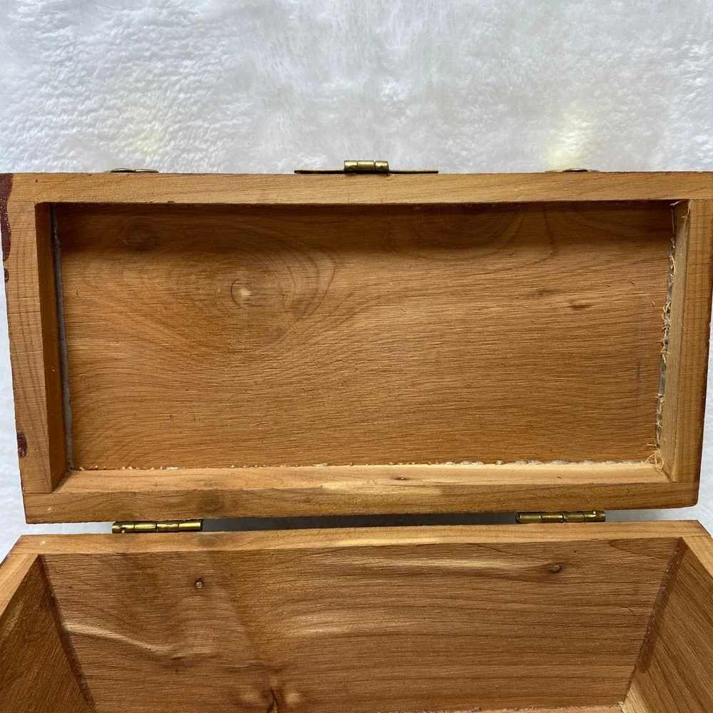 Cedar Box Trinket Keepsake Chest Tuchalechee Caverns‎ Smokies Engraved Wood